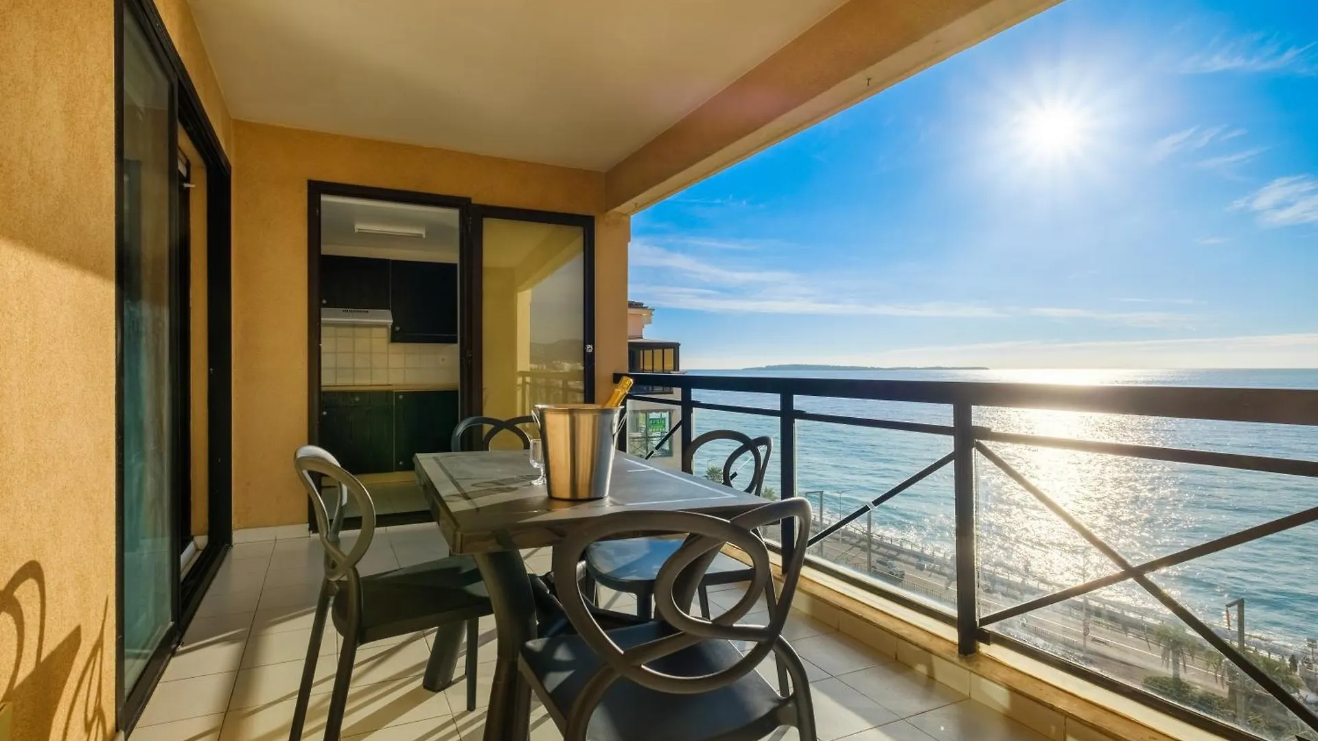 Residhotel Villa Maupassant Cannes Aparthotel