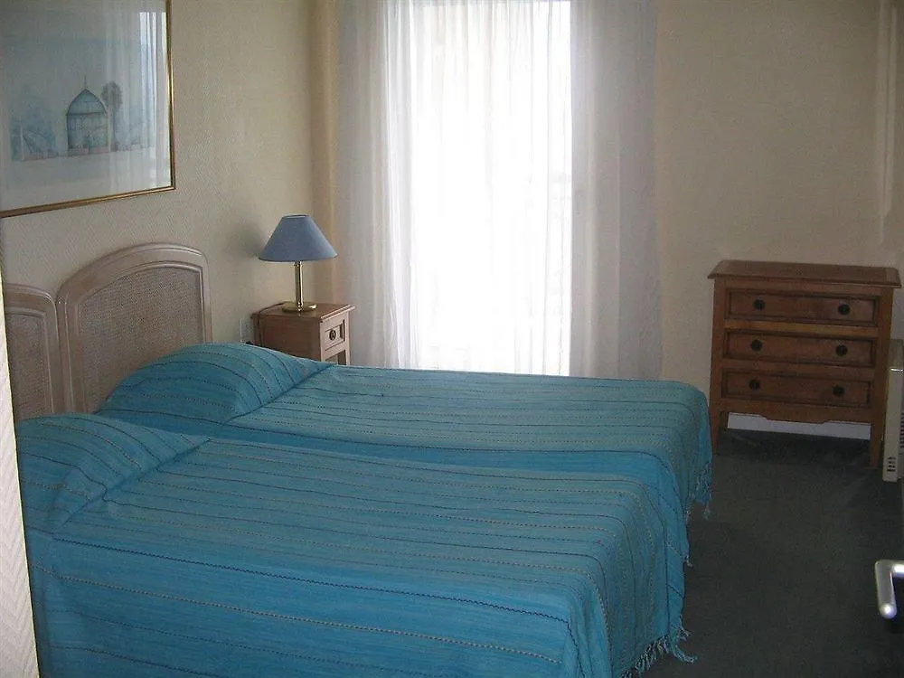 Residhotel Villa Maupassant Cannes 2*,