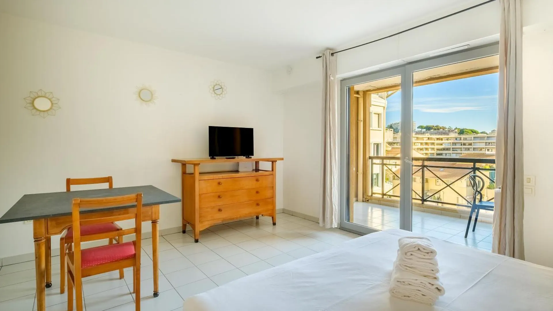 ** Aparthotel Residhotel Villa Maupassant Cannes France