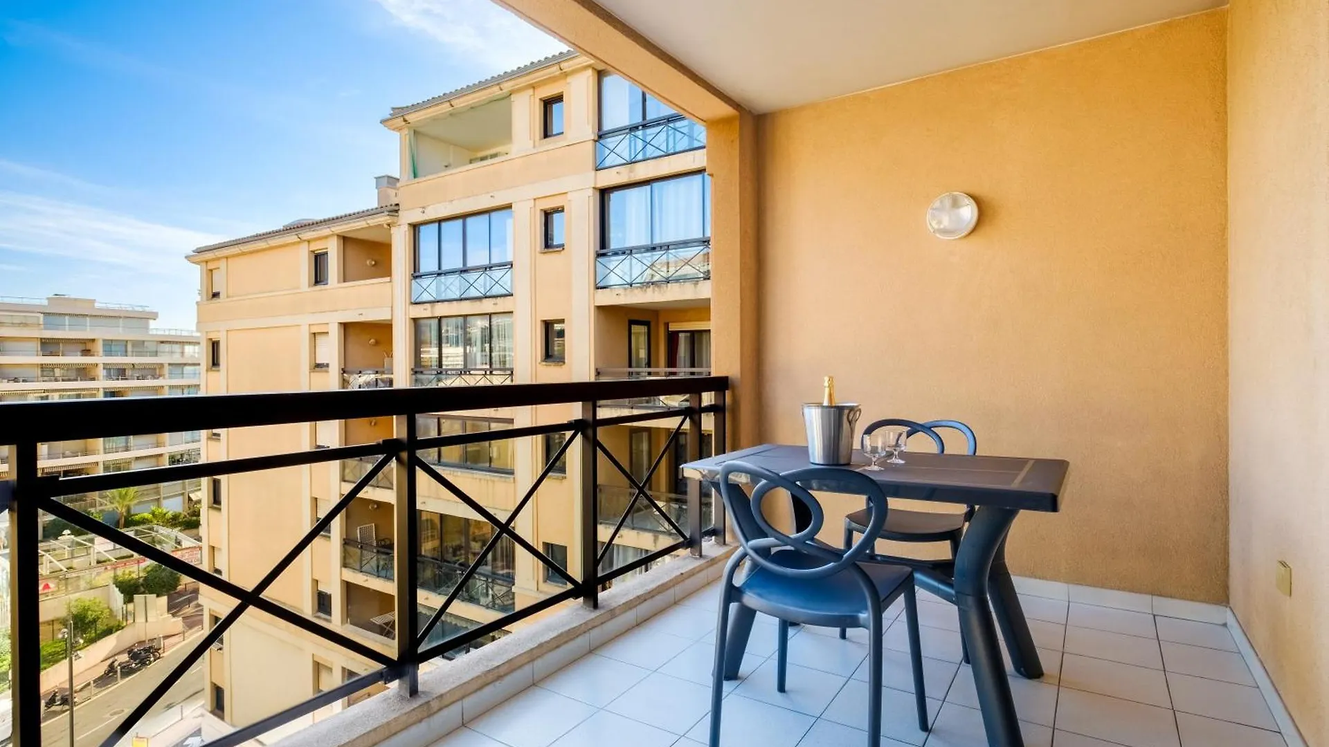 Aparthotel Residhotel Villa Maupassant Cannes