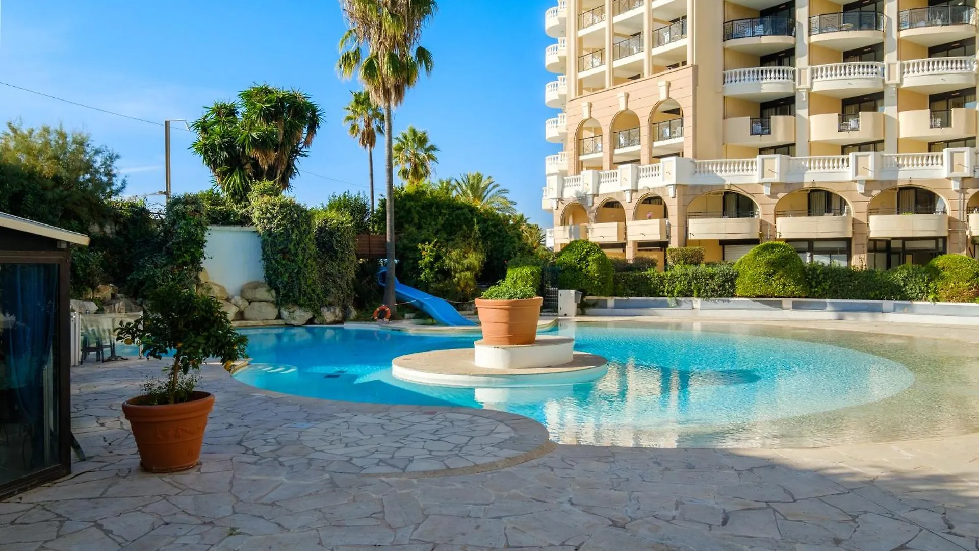 Aparthotel Residhotel Villa Maupassant Cannes