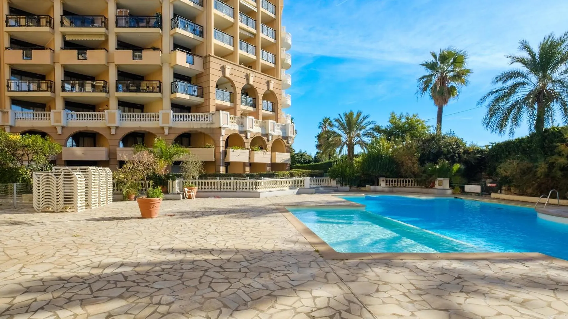 Residhotel Villa Maupassant Cannes 2*,